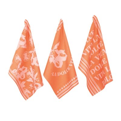 Geschirrtuch Vita 3er-Set in der Farbe Orange der Marke PAD mit mediterranen Schriftzügen und Motiven