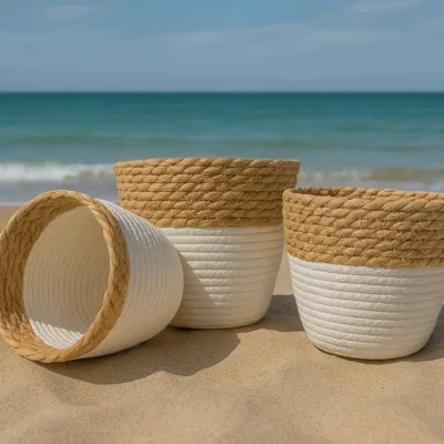 koerbe-am-strand-quadratisch